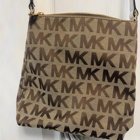 Michael Kors Brown Logo Crossbody with White Tassel and Gold Charm - NWOT - Picture 2 of 6